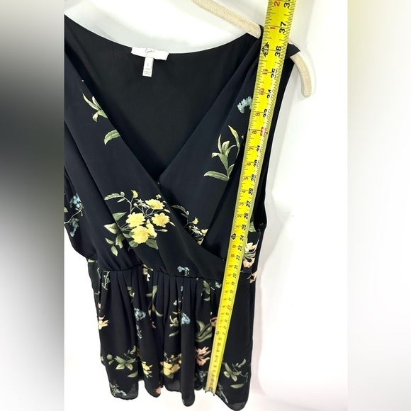 Joie Silk Braydon Dress Size Large Floral Black Caviar Wrap Bust Pleated Skirt - Picture 14 of 15